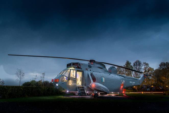 Вертолет превратили в экологичный отель