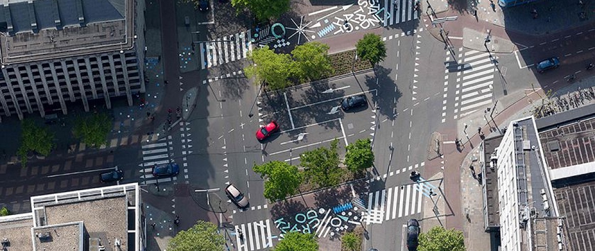 Креативные пешеходные дорожки появились в Роттердаме