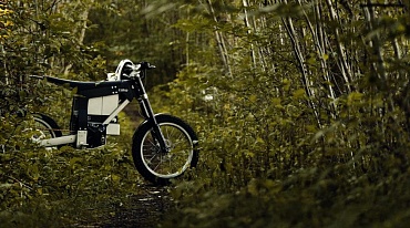 В шведских мотоциклах пластик заменят на бумагу
