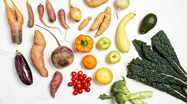 Во Франции запустили сервис доставки неэстетичных фруктов и овощей