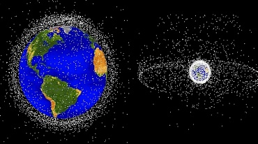 Спутник уберёт мусор в космосе