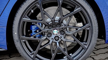 BMW и MINI с помощью солнечной энергии создадут колёсные диски из вторсырья 