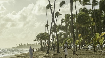 Белые пляжи Санто-Доминго завалены мусором