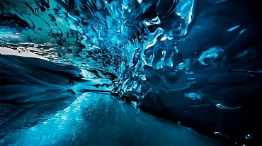 Ледяные пещеры выглядят как неизвестные миры