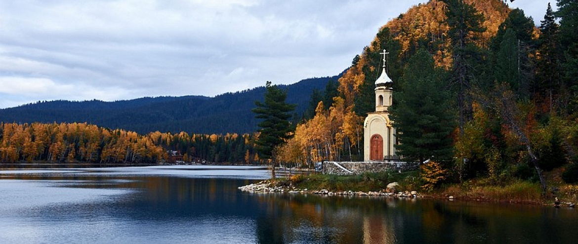 Изысканную красоту осеннего Байкала невозможно забыть